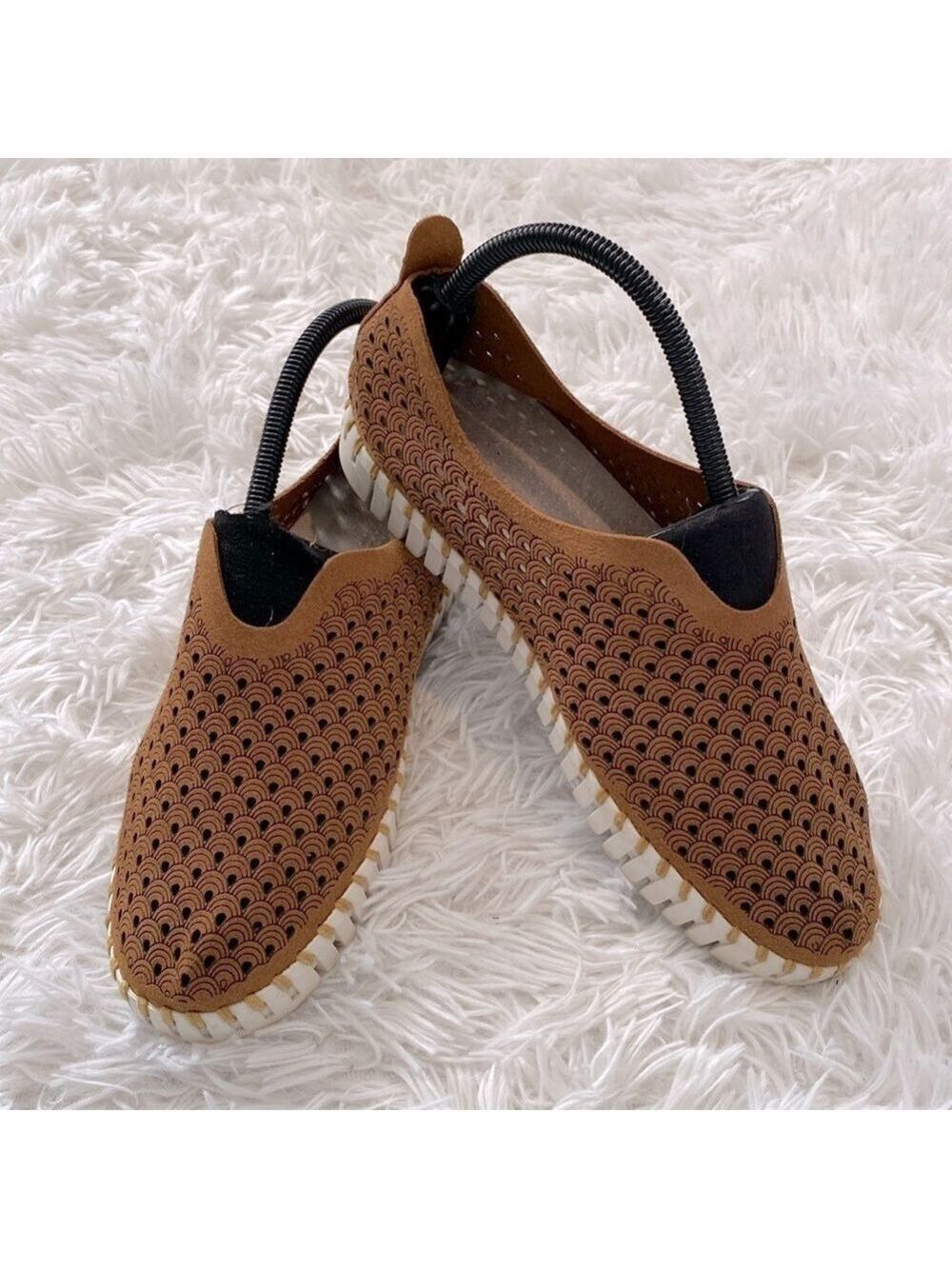 ILse Jacobsen gold scalloped micro suede slip on sneakers